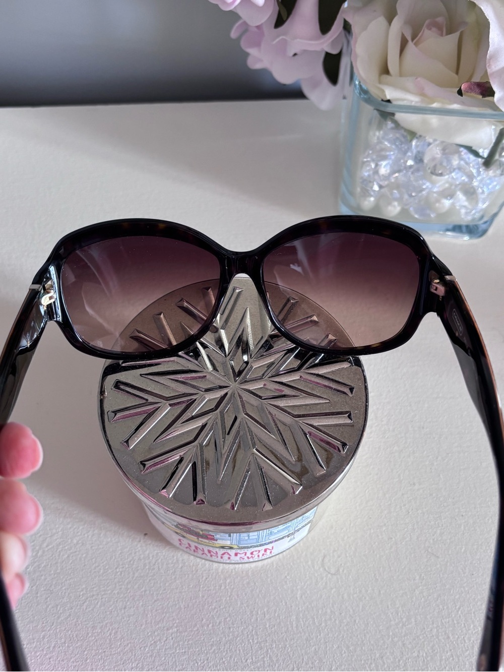 Coach Joëlle tortoise sunglasses - Picture 7 of 11